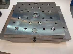 Mold for vial blowing