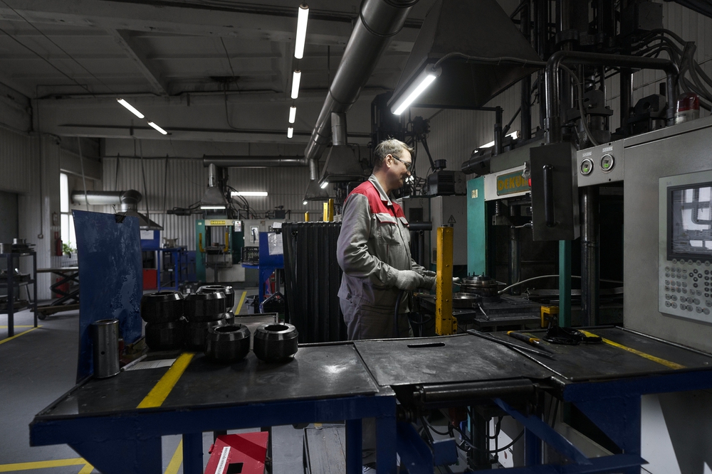 Production of mechanical rubber goods